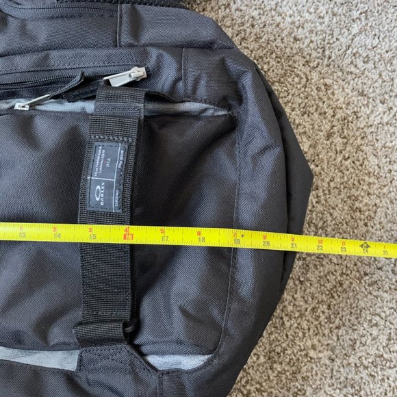 Oakley | Toro Branded Backpack - NWOT - Picture 9 of 11